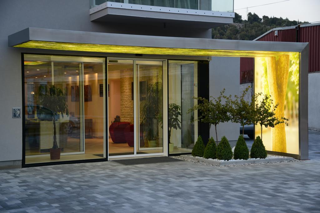 Hotel Nar Τρέμπινιε Εξωτερικό φωτογραφία