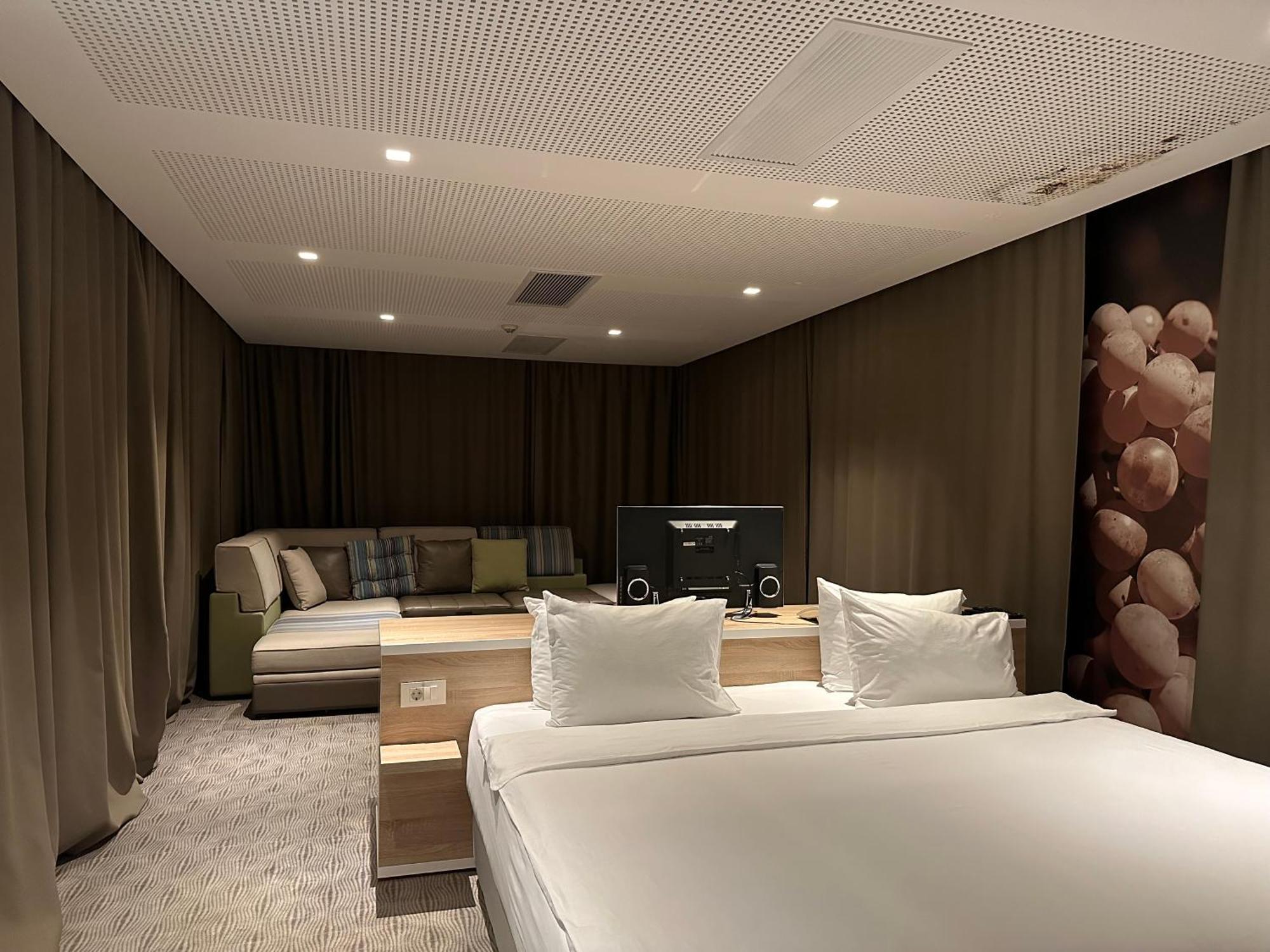 Hotel Nar Τρέμπινιε Εξωτερικό φωτογραφία